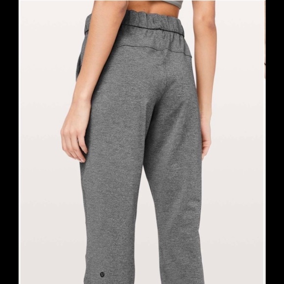 Lululemon On The Fly Pant Size 6 color grey - Picture 10 of 10
